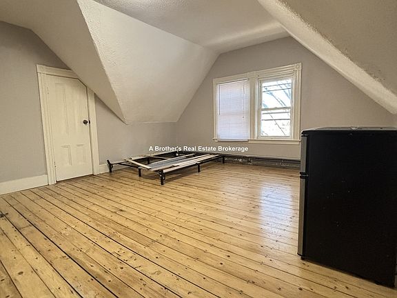 4th image of 713 Metropolitan Ave Floor 3
