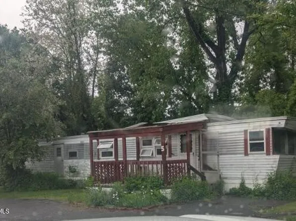 155 Water St #5, Lee, MA 01238