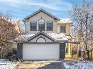 311 W Coventry Cir NE, Calgary, AB T3K 4X8