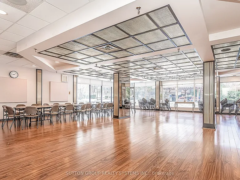 20 Cherrytree Dr #802 — Photo 36