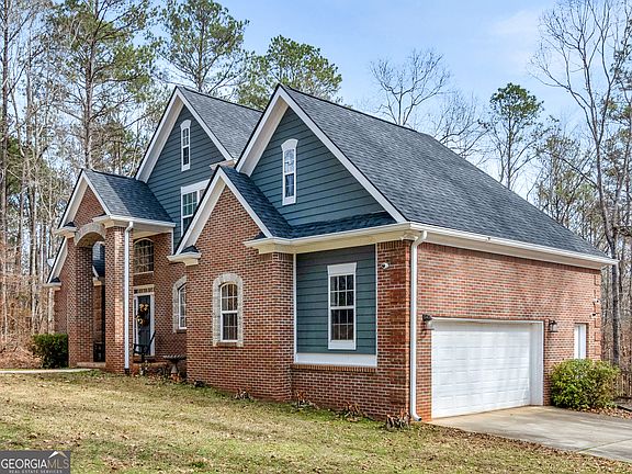 2nd image of 355 Parker Rd