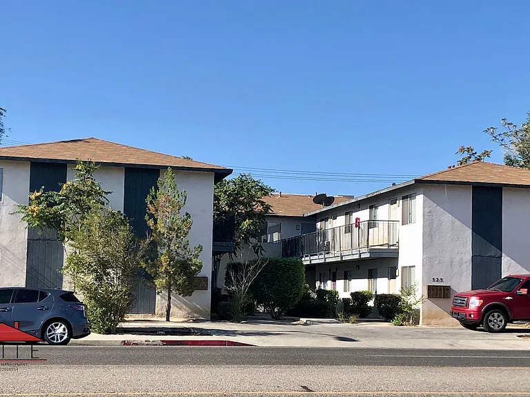 525 E Ridgecrest Blvd — Photo 10