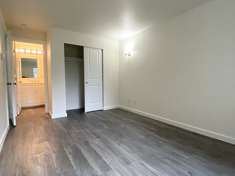 Olympic View Apartments — Photo 44