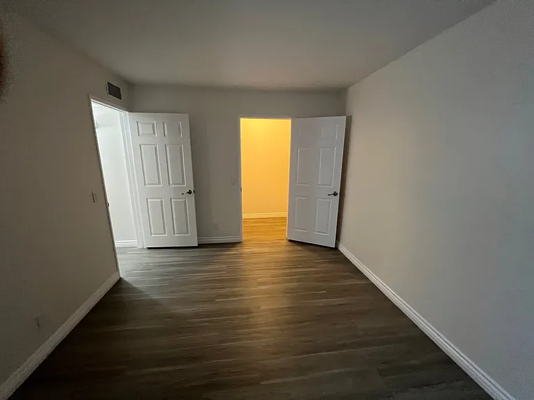 14615 Burbank Blvd #201 — Photo 13
