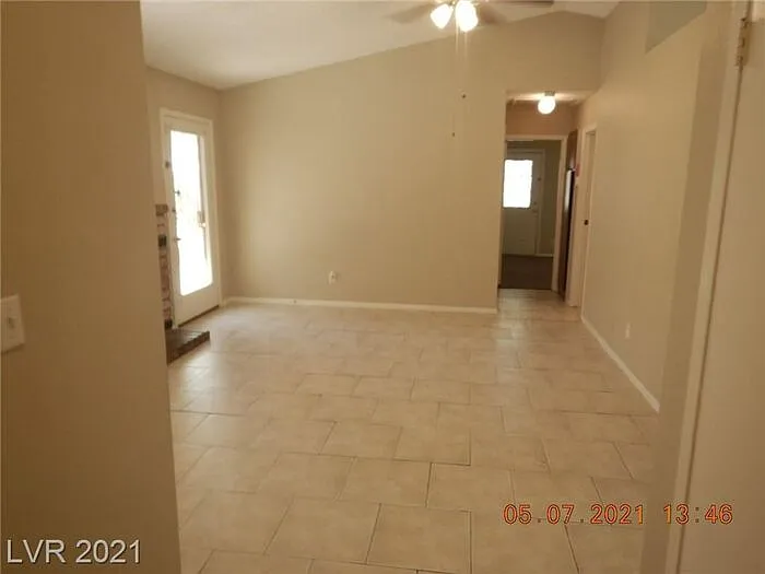 525 Dutchman Ave — Photo 2