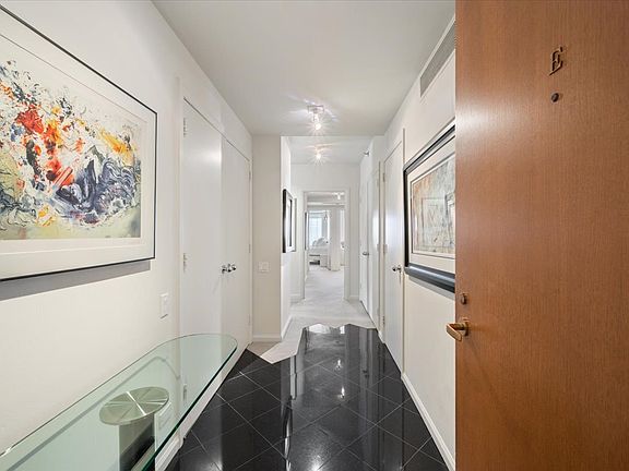 4th image of 161 E Chicago Ave APT 39E