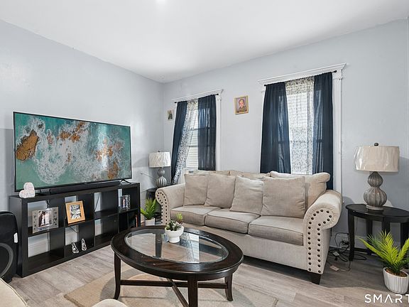 3rd image of 32-34 Park Terrace