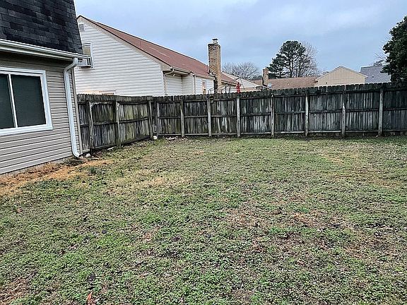5th image of 1936 Hidden Valley Dr