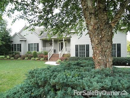 Welcome Home to Rural Living!