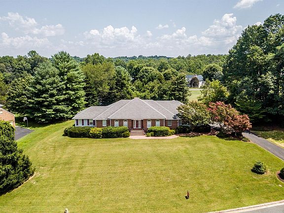 3rd image of 1920 Royal Oak Dr