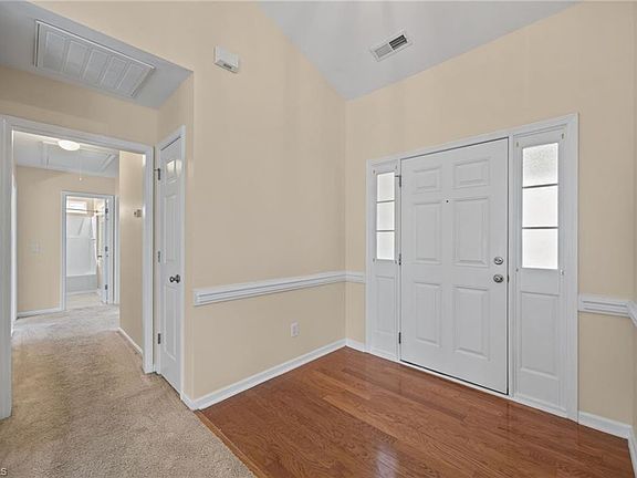 4th image of 517 Walnut Crossing Dr