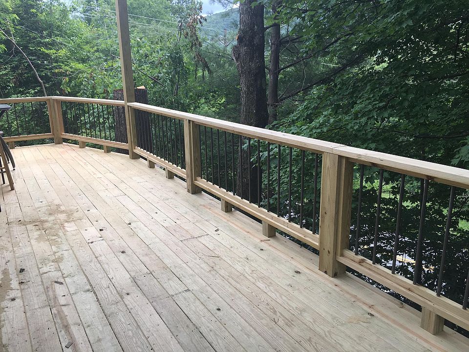 Brand new deck on back of house 