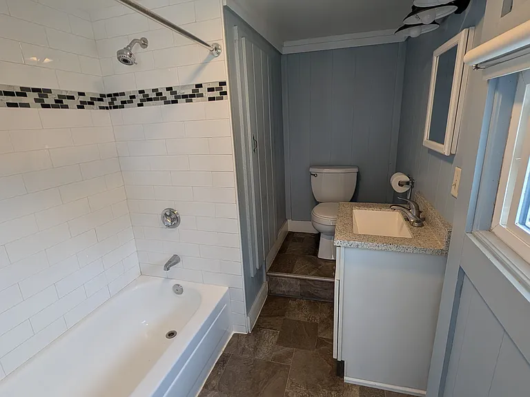 526 Plainfield St — Photo 7