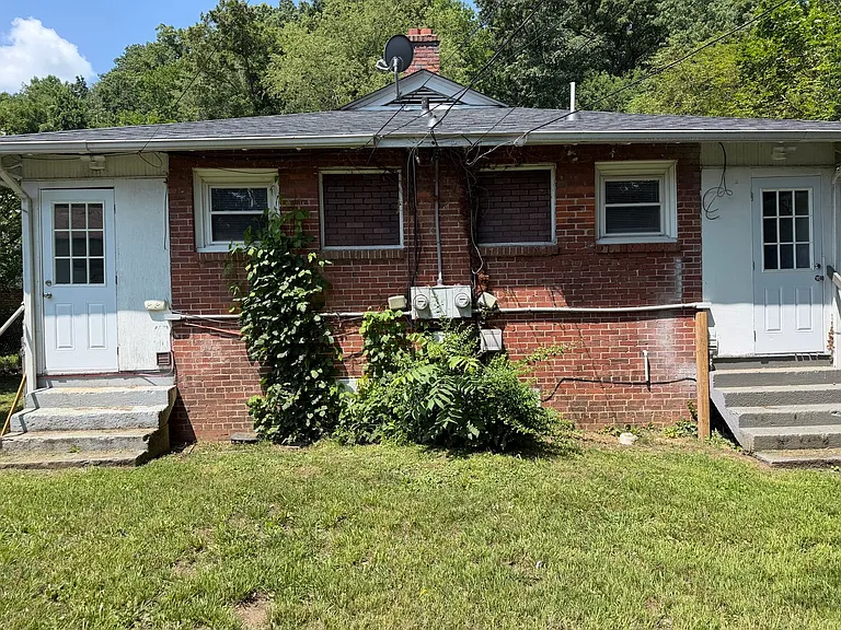 211 Dennis St — Photo 22