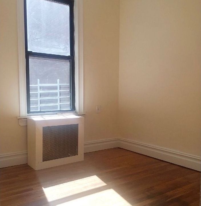 1st image of 2150 41st St