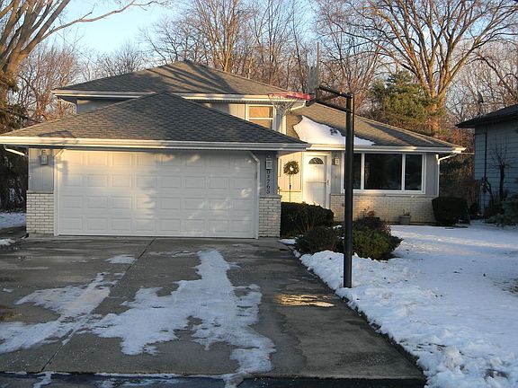 3rd image of 0N765 Knollwood Dr