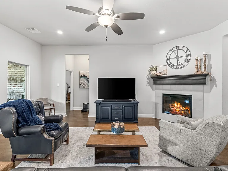 3828 Pine Valley Ln — Photo 15