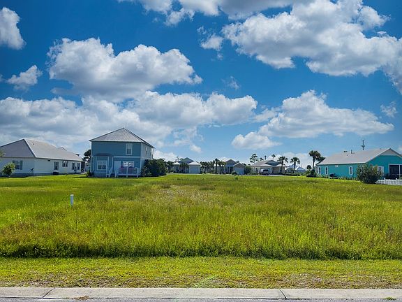 2nd image of 110 Ocean Plantation Cir