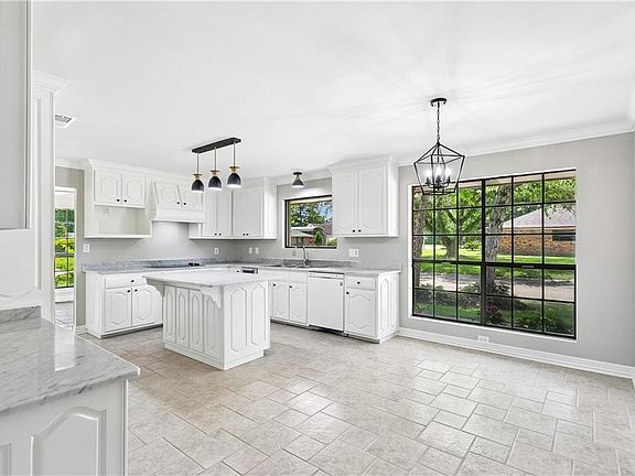 5th image of 606 Rue Chalet