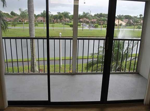 4th image of 1113 Green Pine Blvd APT F2
