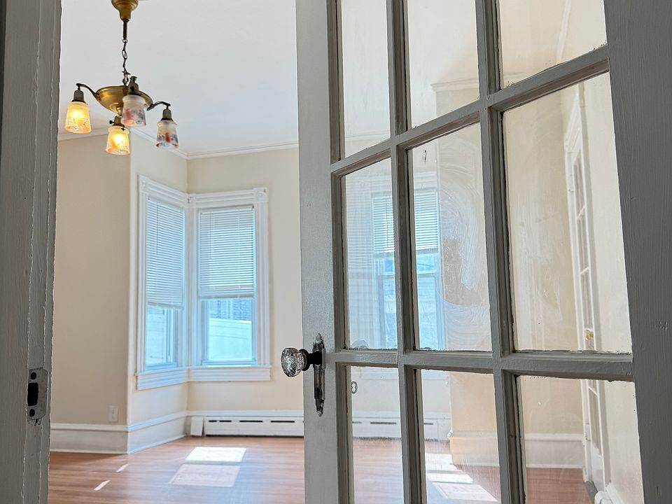 1st image of 150 Hunter St #1