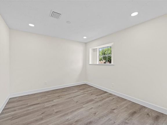 5th image of 9331 Willow Meadow Drive