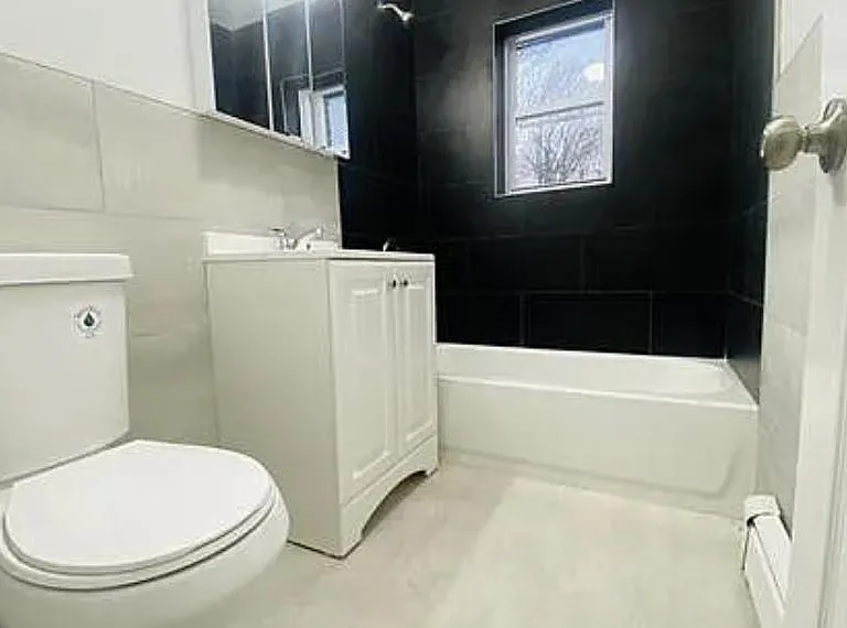 290 Wainwright St #16 — Photo 7