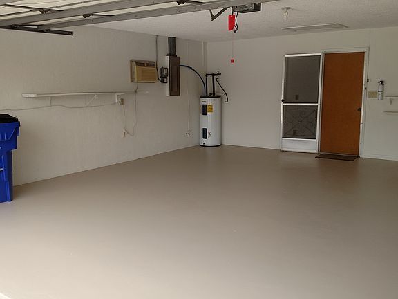 4th image of 216 Memorial Dr