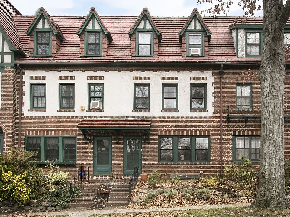 1st image of 404 Burns St
