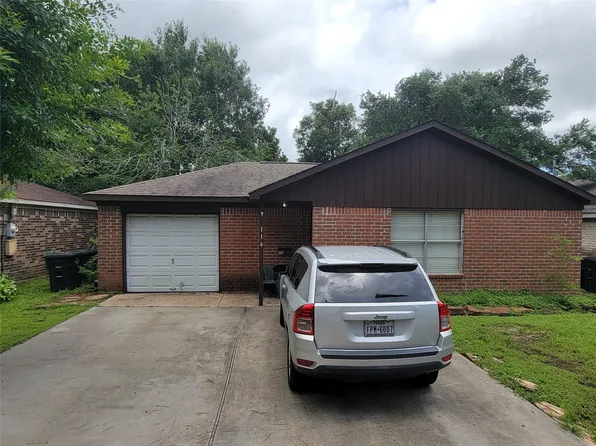 116 N Coffelt St, Alvin, TX 77511