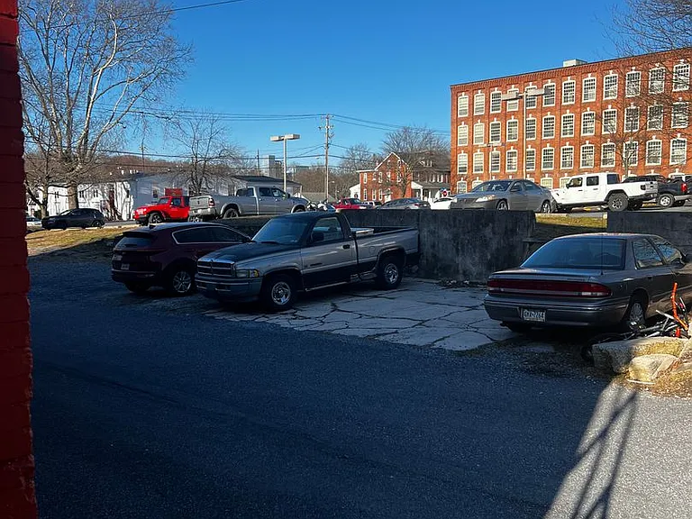 229 S Poplar Street — Photo 9