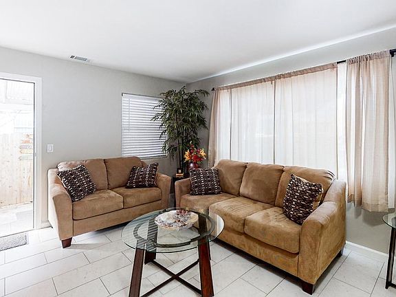 5th image of 517 S Tremont St #1