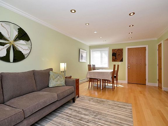 5th image of 1127 Erie St APT 1D