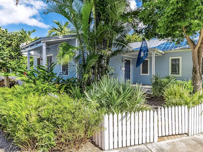 629 Elizabeth St — Photo 3