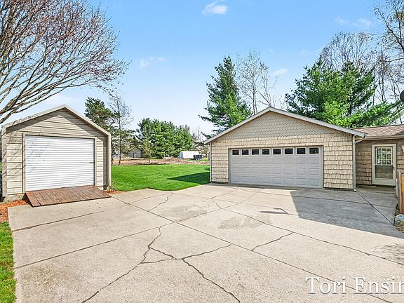 3rd image of 1235 Willow Dr