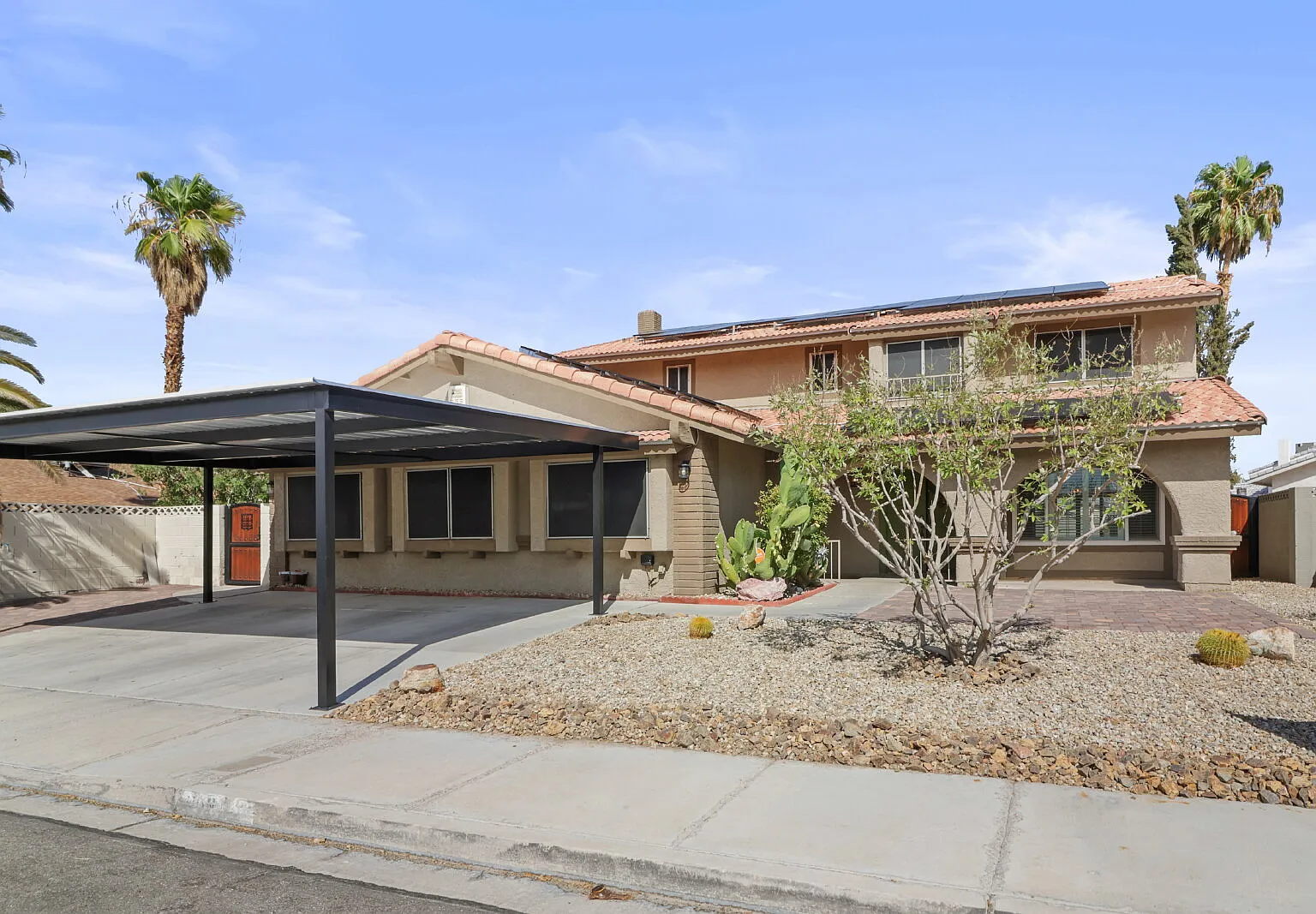 5 bed, 3.0 bath, 2830 sqft, $4,400 — Photo 3