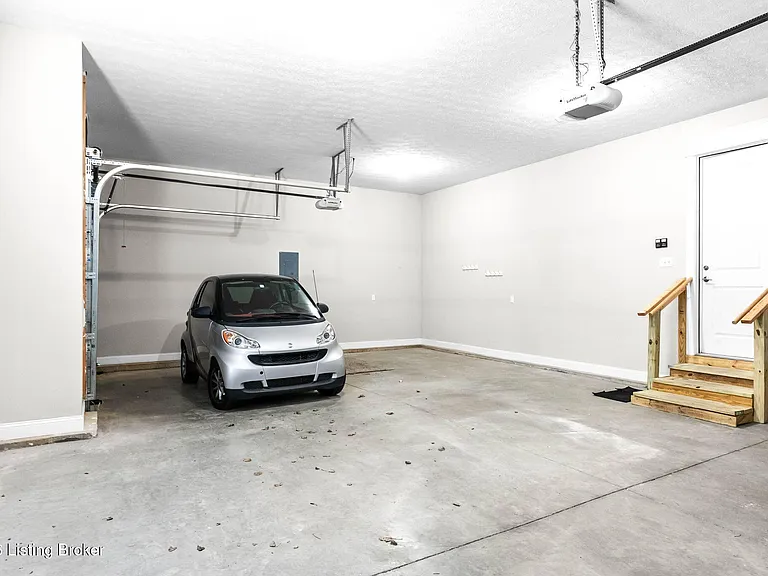 6204 Moonseed St — Photo 55