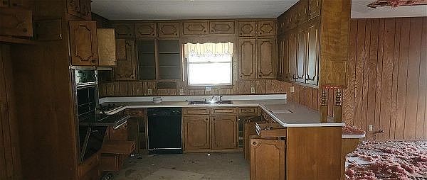 2nd image of 1041 SE 5th St