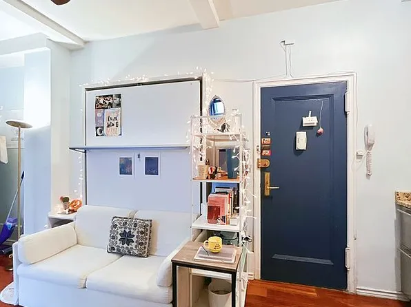 325 W 45th St APT 115, New York, NY 10036