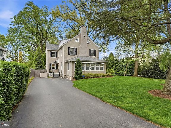 2nd image of 7 Farm Rd