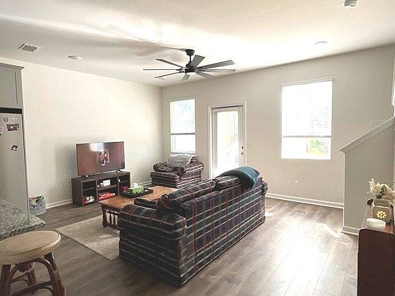 2nd image of 129 Congo Ct
