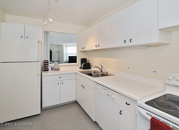 5th image of 3660 N Lake Shore Dr APT 4213