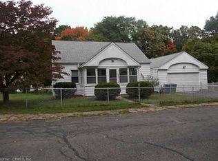 365 Nutmeg Rd, Bridgeport, CT 06610