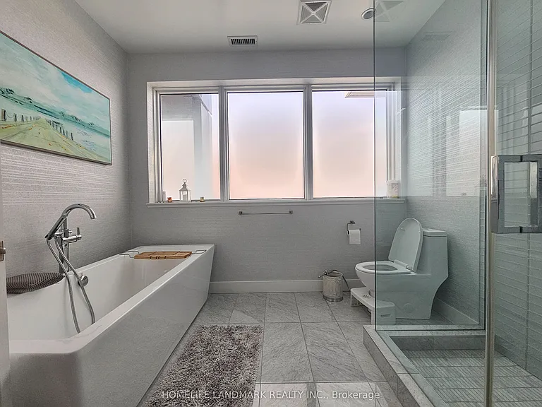 7 Grenville St #6011 — Photo 16