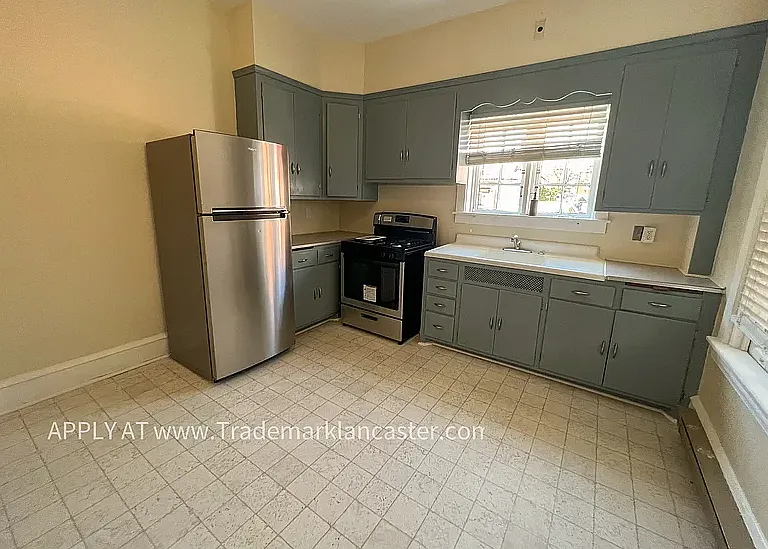 132 College Ave #1 — Photo 6