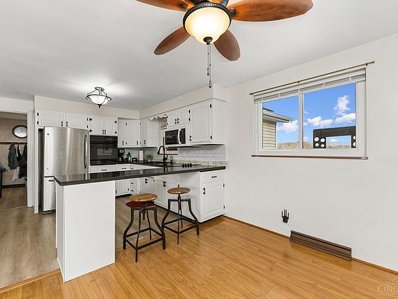 3rd image of 2409 Bardwell West Rd