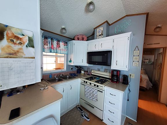 3rd image of 11911 66th St N #416