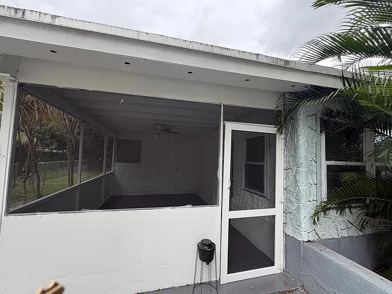 5601 Pierce St — Photo 16
