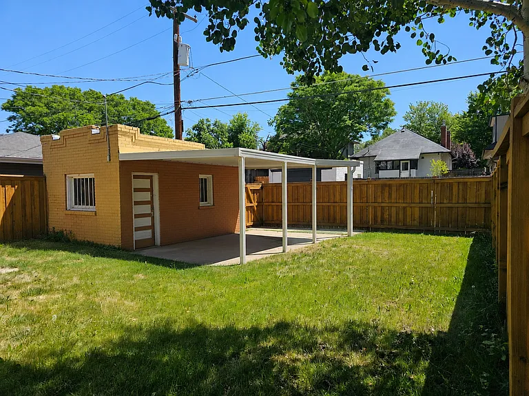 336 S Corona St — Photo 29
