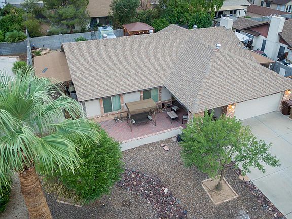3rd image of 7943 W Windrose Dr